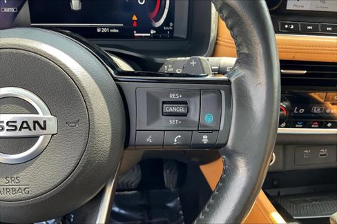 Used 2021 Nissan Rogue Platinum image 11