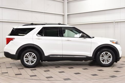 Used 2021 Ford Explorer XLT w/ Equipment Group 202A image 9