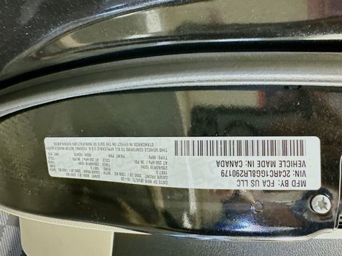 Used 2020 Chrysler Pacifica Limited image 34