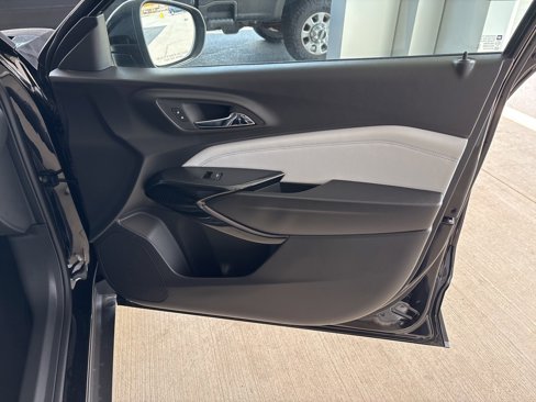 New 2025 Chevrolet Trax LT w/ Sunroof Package image 29