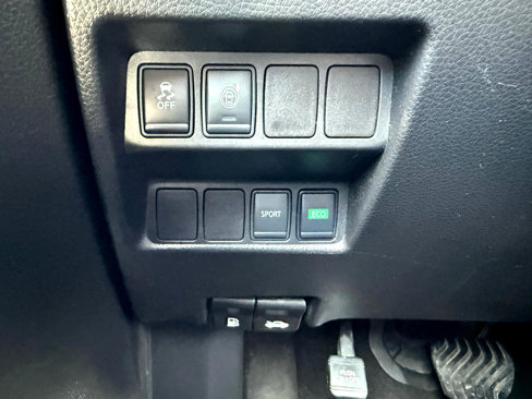 Used 2017 Nissan Rogue SV image 24