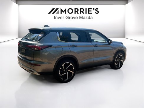 Used 2024 Mitsubishi Outlander SE image 5