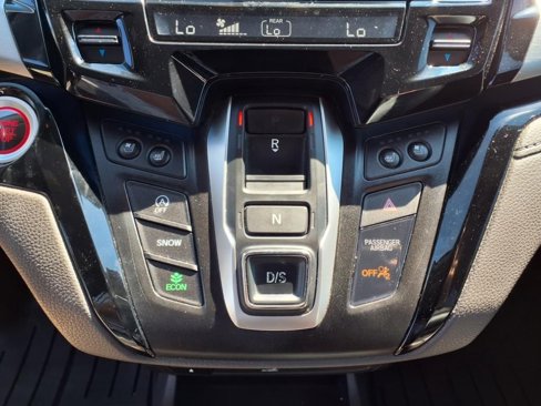 Used 2018 Honda Odyssey Elite image 17