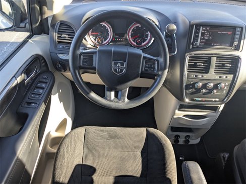 Used 2019 Dodge Grand Caravan SXT image 17