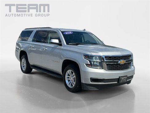 Used 2018 Chevrolet Suburban LT image 1
