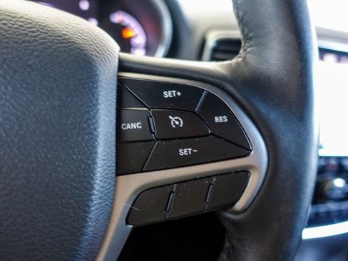 Used 2019 Jeep Grand Cherokee Limited image 24