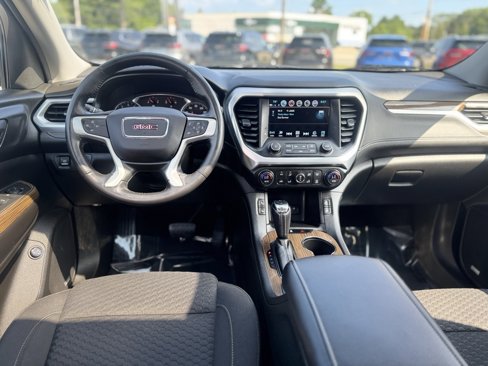 Used 2018 GMC Acadia SLE image 13