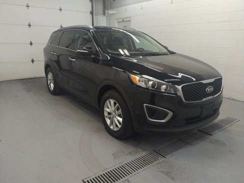 Used 2017 Kia Sorento LX w/ LX Convenience Package image 11