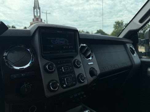 Used 2015 Ford F250 Lariat w/ Lariat Ultimate Package image 14