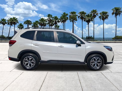 Used 2021 Subaru Forester Premium image 3