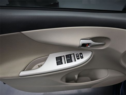 Used 2012 Toyota Corolla LE image 23