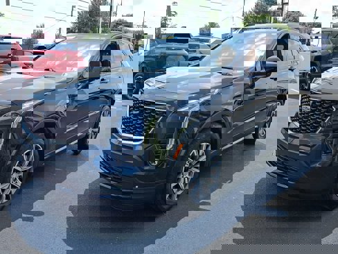 Used 2020 Cadillac XT4 Sport image 3