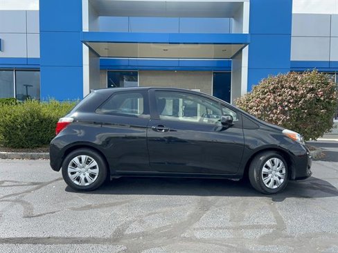 Used 2013 Toyota Yaris L image 8