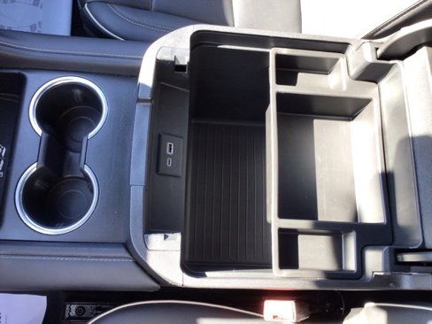 Used 2023 GMC Yukon XL SLT image 22