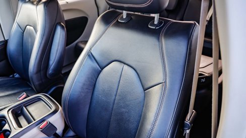 Used 2018 Chrysler Pacifica Touring-L image 26