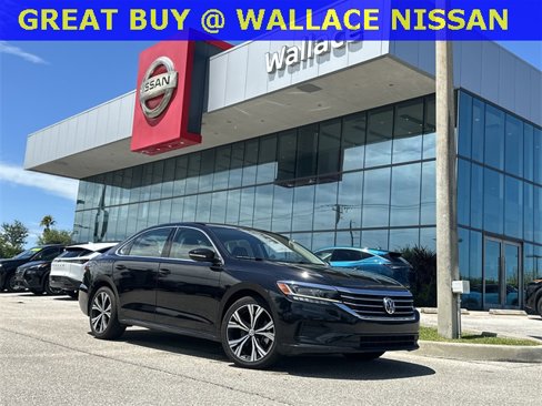 Used 2022 Volkswagen Passat 2.0T SE image 1