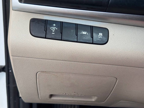Used 2020 Hyundai Elantra SE image 14