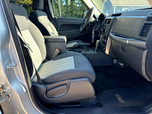 Used 2009 Jeep Liberty Sport w/ Popular Equipment Group image 23