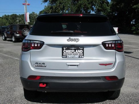 Used 2024 Jeep Compass Trailhawk image 5