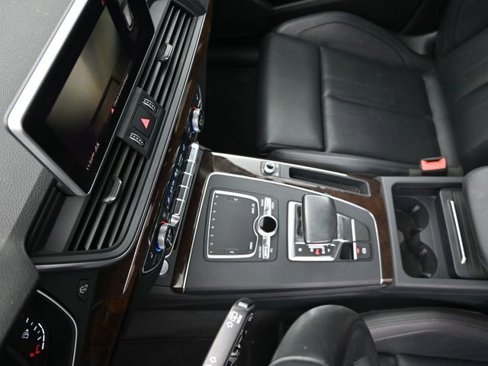 Used 2019 Audi Q5 2.0T Premium Plus w/ Premium Plus Package image 18