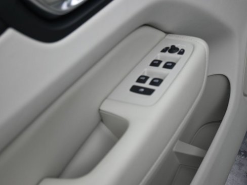 New 2025 Volvo XC60 B5 Core image 11