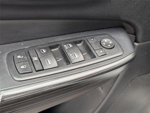 Used 2016 Jeep Cherokee Limited w/ Luxury Group image 17
