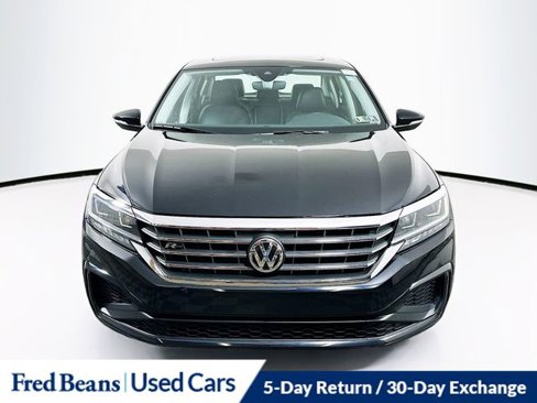 Used 2020 Volkswagen Passat 2.0T R-Line image 2
