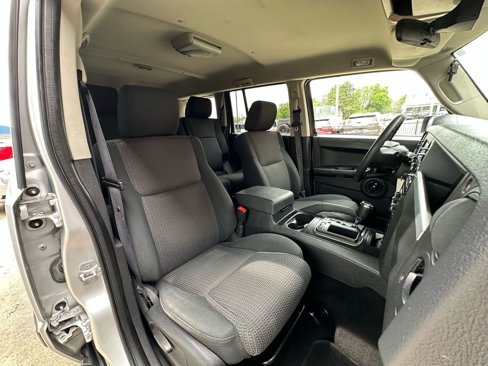 Used 2008 Jeep Commander Sport image 4