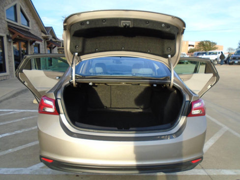 Used 2022 Chevrolet Malibu LT image 22