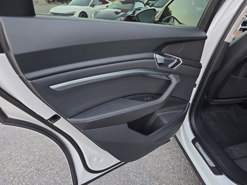 Used 2021 Audi e-tron Premium w/ Convenience Plus Package image 51