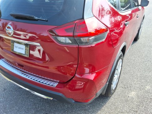 Used 2017 Nissan Rogue S image 14