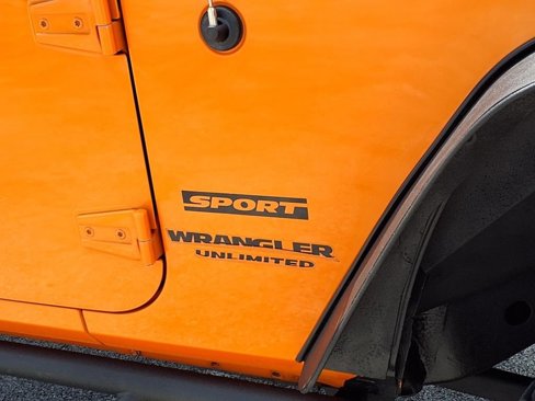 Used 2012 Jeep Wrangler Unlimited Sport w/ Connectivity Group image 11
