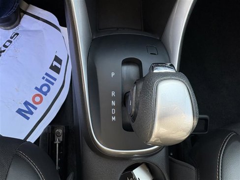 Used 2022 Chevrolet Trax LT w/ LT Convenience Package image 15