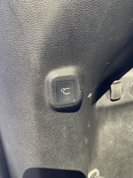 Used 2023 Jeep Cherokee Altitude Lux image 15