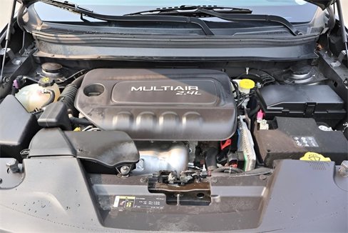 Used 2016 Jeep Cherokee Latitude w/ Cold Weather Group image 14