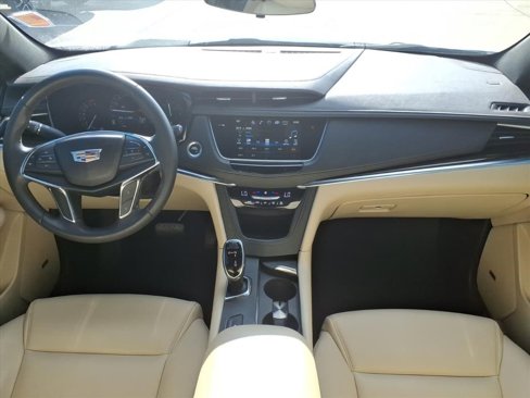 Used 2018 Cadillac XT5 FWD image 14