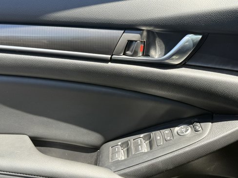 Used 2022 Honda Accord Sport image 18