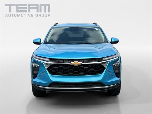 New 2025 Chevrolet Trax LT w/ Driver Confidence Package image 2