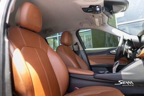 Used 2018 Alfa Romeo Giulia image 14