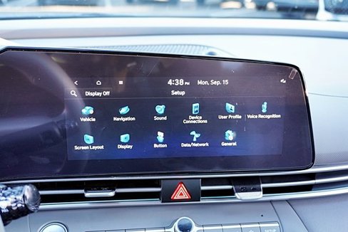 Certified 2024 Hyundai Elantra SEL image 25