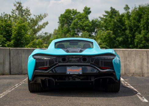 New 2025 McLaren Artura image 11