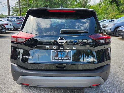 Used 2023 Nissan Rogue S image 12