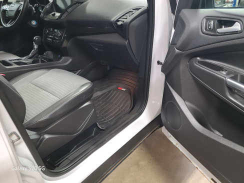 Used 2018 Ford Escape SE w/ SE Sport Appearance Package image 11