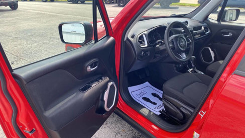 Used 2019 Jeep Renegade Sport w/ UConnect 7.0 Group image 12