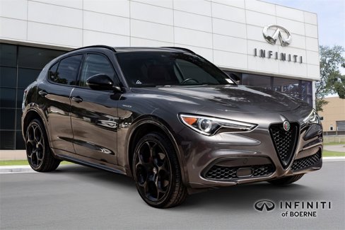 Used 2022 Alfa Romeo Stelvio Veloce image 9