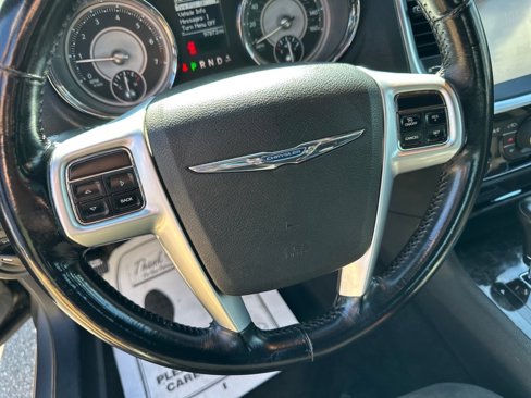 Used 2011 Chrysler 300 Touring image 19