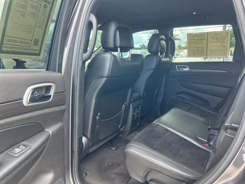 Used 2018 Jeep Grand Cherokee Laredo image 30