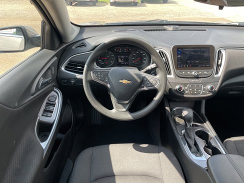 Used 2025 Chevrolet Malibu LT image 11