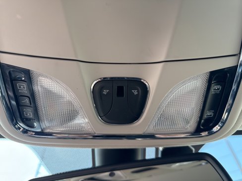Used 2016 Jeep Cherokee 75th Anniversary image 43