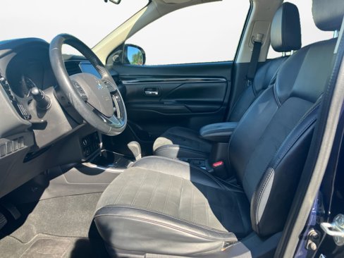 Used 2019 Mitsubishi Outlander SE image 11